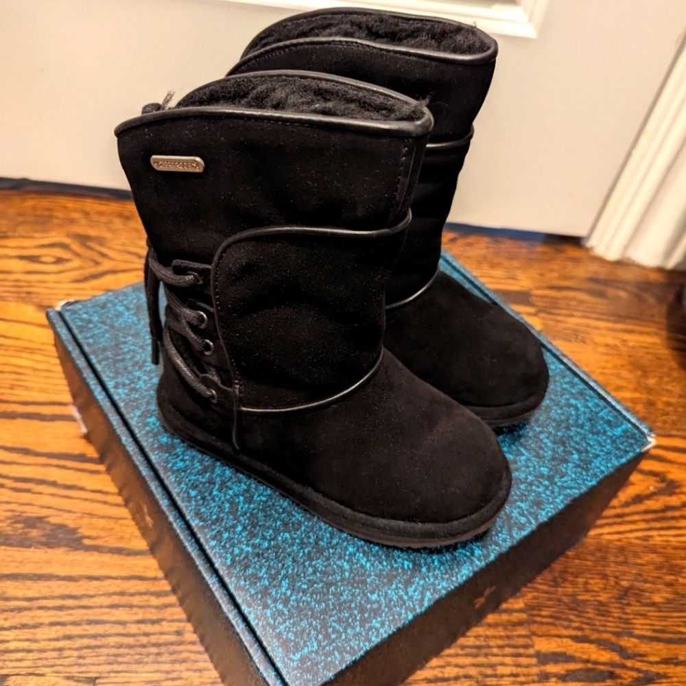 EMU Waterproof Kids Shearling winter boots size 10